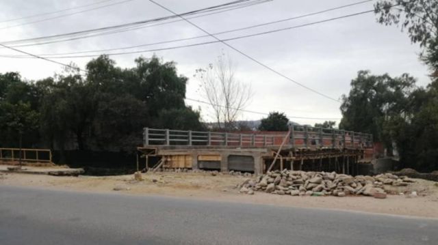Alcaldía de Tarija garantiza accesos para puente vehicular -peatonal en el barrio German Bush