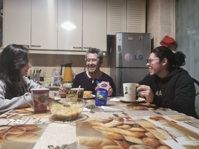 Fabiana y Adrián Soria-Galvarro compartieron la velada con su padre Boris.