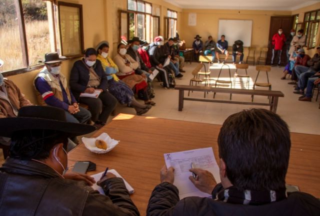 Alcalde visita y escucha las preocupaciones de comunarios de la Subcentral de Cirminuelas