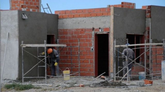 Al mes se aprueban cerca de 100 planos de construcción de vivienda en Tarija