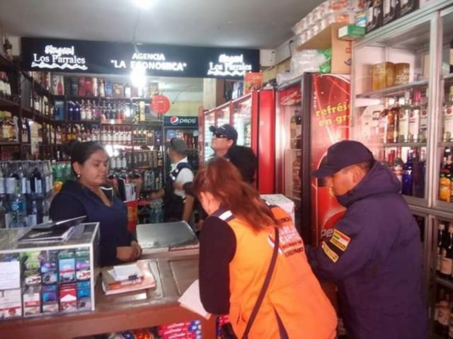 Notificaron a 36 locales y puestos de comida clandestinos en Tarija