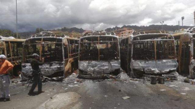 Opositores piden que Evo sea investigado por las quemas en La Paz en 2019