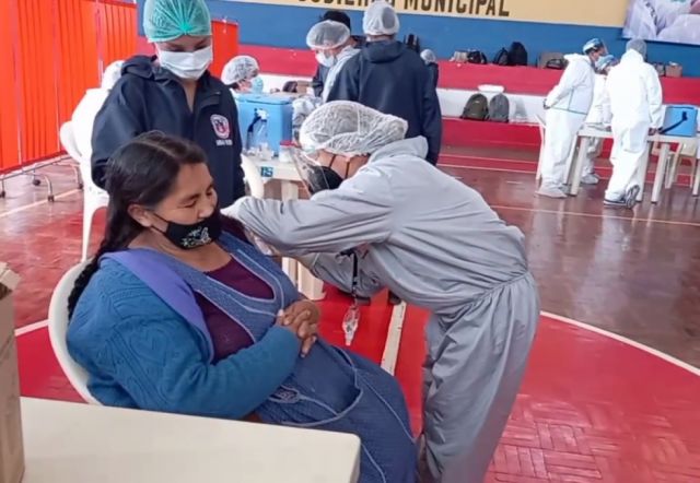 Tarija alcanza récord con 6.300 personas vacunadas en un día