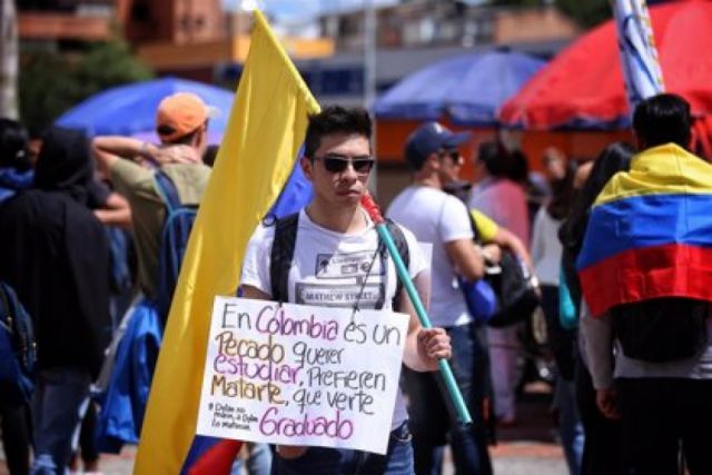 Colombia: instan al diálogo para resolver la crisis social