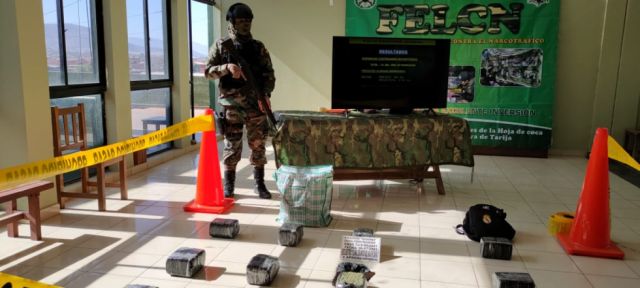 Sorprenden a sujetos que intentaron ingresar 13 kilos de marihuana a Tarija 