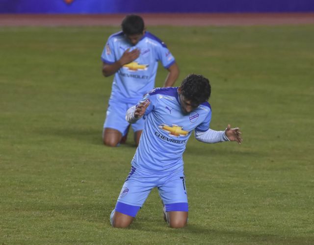 Bolívar resigna un empate en  el Siles ante Real Santa Cruz  