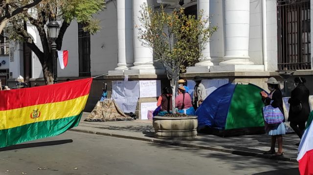 Personas con discapacidad cumplen cuarto día de huelga de hambre en Tarija