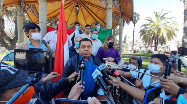 Felipe Moza oficializa su candidatura a la presidencia del Comité Cívico de Tarija