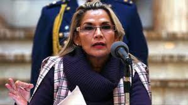 Niegan pedido de libertad para Áñez