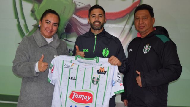 Real Tomayapo presentó a dos delanteros