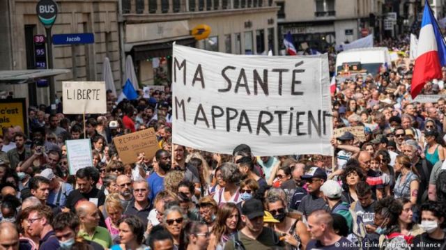 Francia: Marchas contra  la “dictadura sanitaria” 