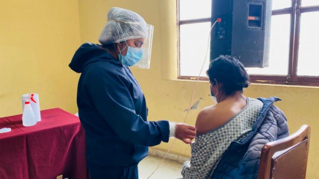 Alcaldía de Tarija despliega 100 personas en la vacunación Covid