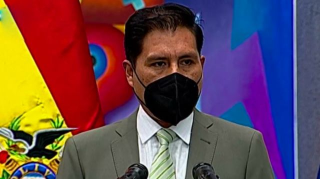 Ministro de Salud será interpelado el martes por proceso de vacunación anticovid