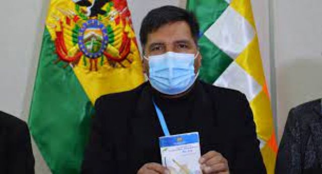 Reportan 106.738 maestros inmunizados