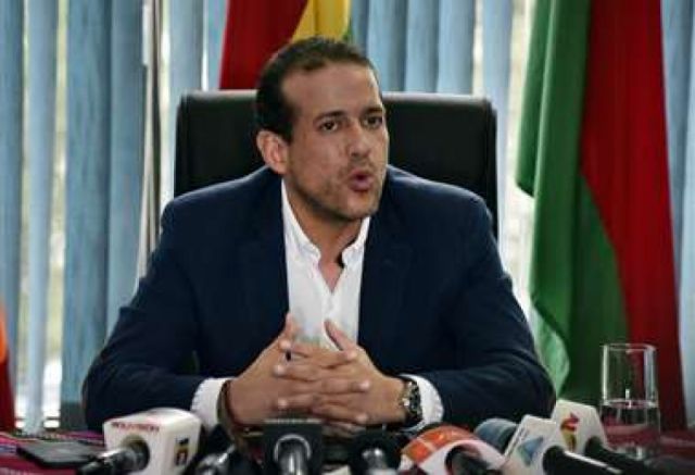 Camacho formaliza denuncia contra el Director del INRA 