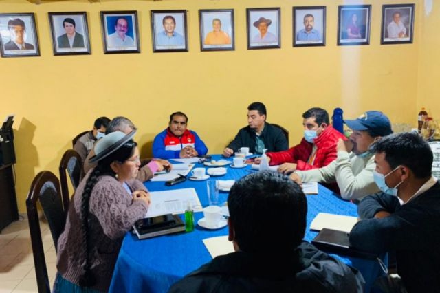Mujeres en Tarija: poder y pared