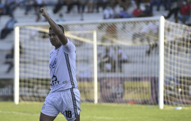 Real Santa Cruz goleó sin problemas a San José