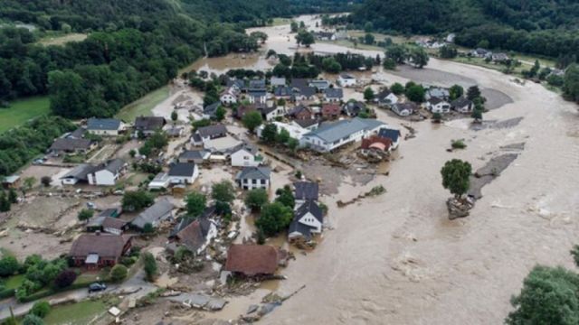 Graves inundaciones azotan a Costa Rica