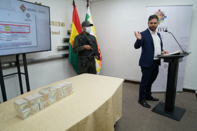Compra gases lacrimógenos: recuperan $us 820.000