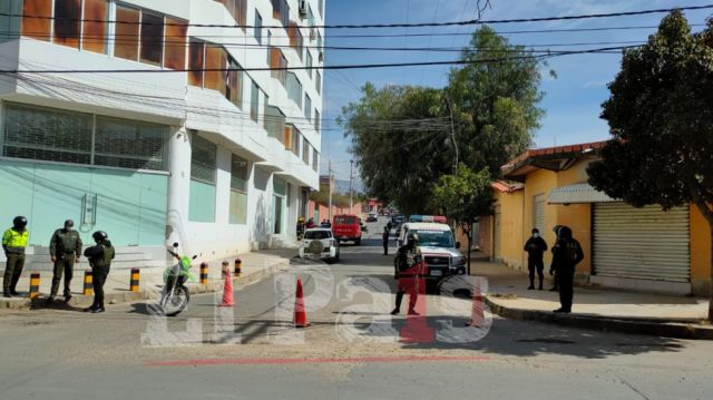 Evacúan un edificio en Tarija tras denuncia de explosivos 