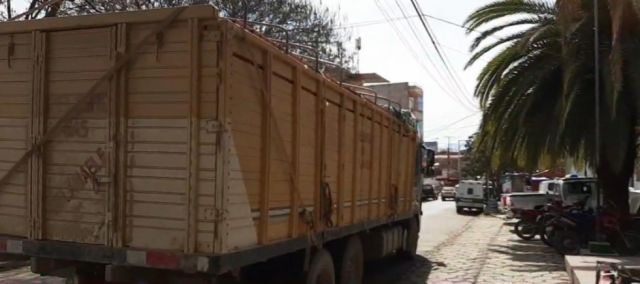 ANH intercepta camión con más  de 200 garrafas de GLP en Tarija