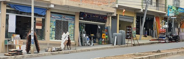 Aceras ocupadas por productos