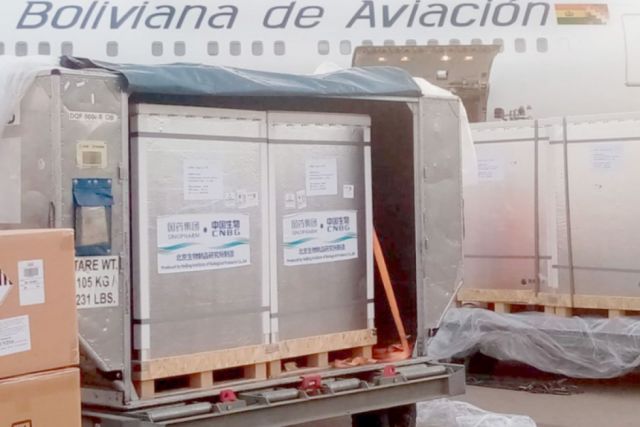Bolivia recibe 500 mil dosis de vacunas Sinopharm contra el Covid-19 