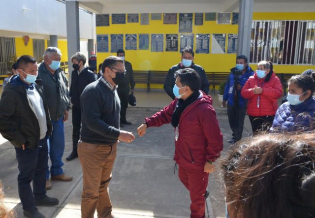 Montes compromete construcción de nuevo bloque en Colegio René Barrientos de Padcaya