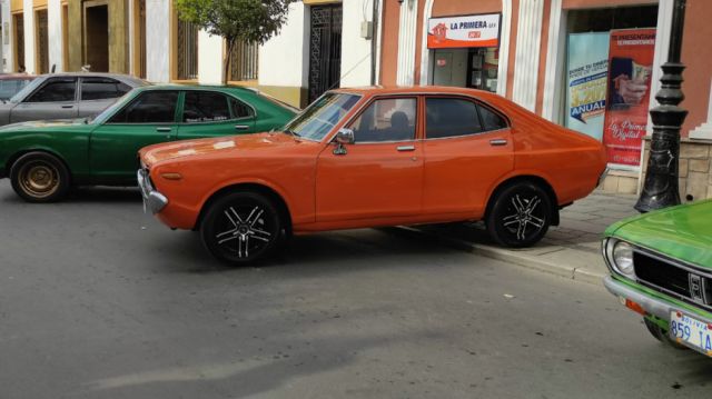 Las calles se llenaron de autos clásicos.