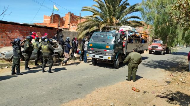 Desalojan a familia "Cometierra" del barrio San Jorge I de Tarija