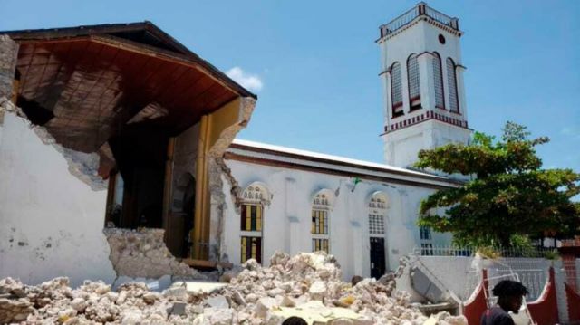 Confirman al menos 29 muertos y declaran estado de emergencia por un mes tras el terremoto en Haití
