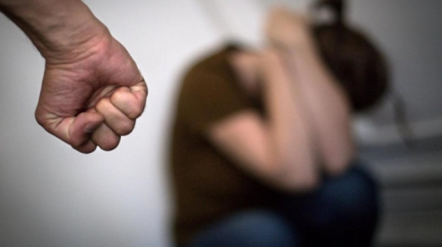 Sujeto golpeó y sacó dos dientes a su esposa 