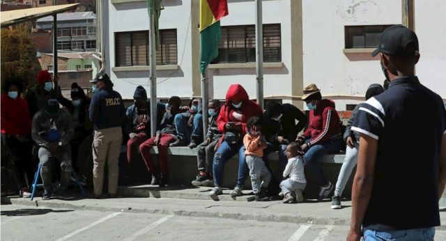 Gobierno analiza dar visas de tránsito para haitianos 