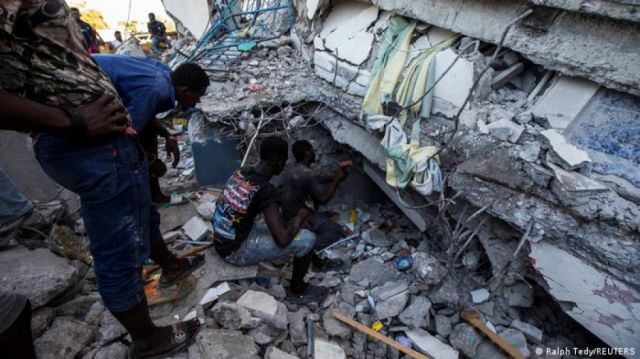 Haití: Terremoto deja casi 1.300 muertos y hospitales colapsados