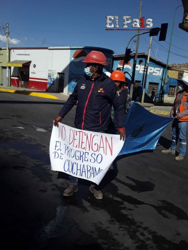 Bloquean construcción del Tren Metropolitano por falta de pago de Bs. 45 millones 