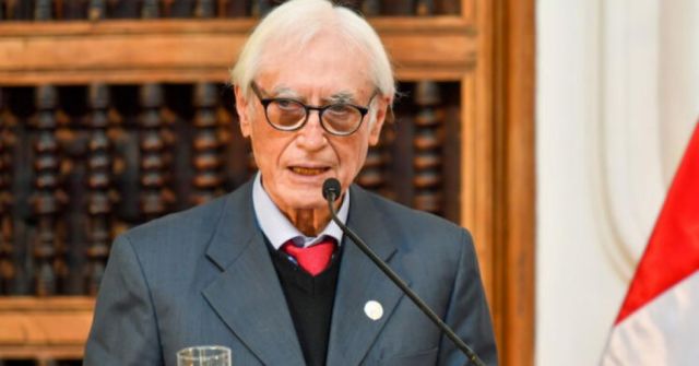 Polémica en Perú: Renuncia el canciller Béjar