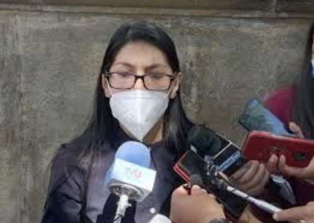 Fiscalía imputa a Nataly Vargas por denuncia de corrupción