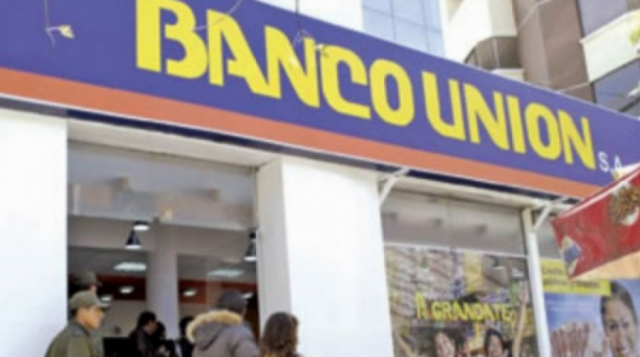 Un funcionario del Banco Unión robó Bs 700.000 de una cuenta particular, hay otros 4 implicados