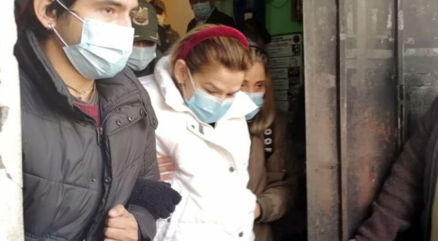 Juez rechaza pedido de Áñez, continuará en la cárcel