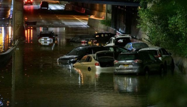 La lluvia récord de Ida inunda las casas en Nueva York