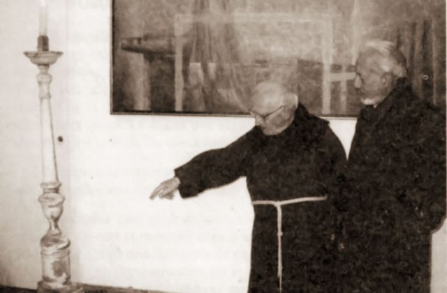 Su relación con la comunidad franciscana fue sincera  y fuerte desde su niñez. La foto aproximadamente del año 2007, con el inolvidable Fray Quirino Sampoli