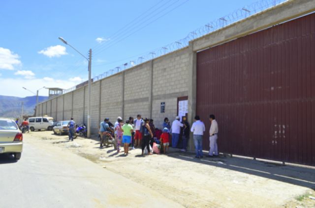 Racionan suministro de agua potable al penal de Morros Blancos
