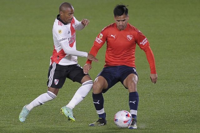 River Plate empata en un animado clásico por la Liga