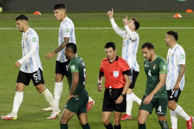 Argentina noquea a una Bolivia que se hunde