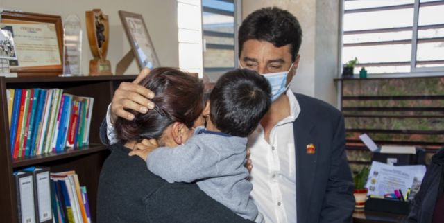 Restituyen a su familia al niño Gael y  despiden a funcionarias de la Defensoría 