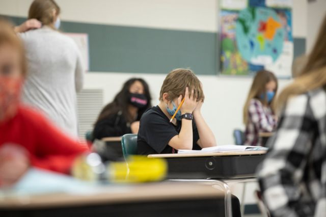 EEUU: Mil escuelas suspenden clases presenciales