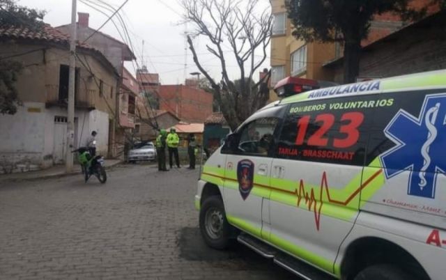 Los Bomberos de Brasschaat lavan autos para tener fondos
