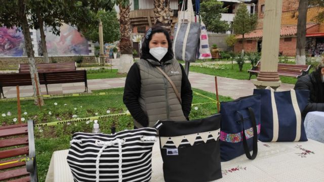 Bolsos de Law, por Leticia Condori.