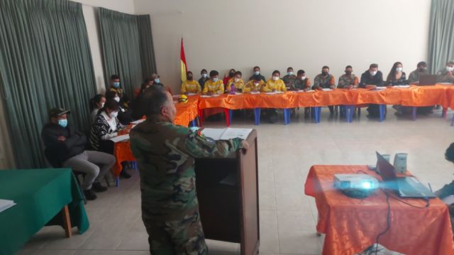 Gobernación imparte curso de formación de instructores para bomberos forestales de Tarija
