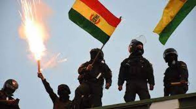 Dos policías en La Paz fueron dados de baja por motín del 2019